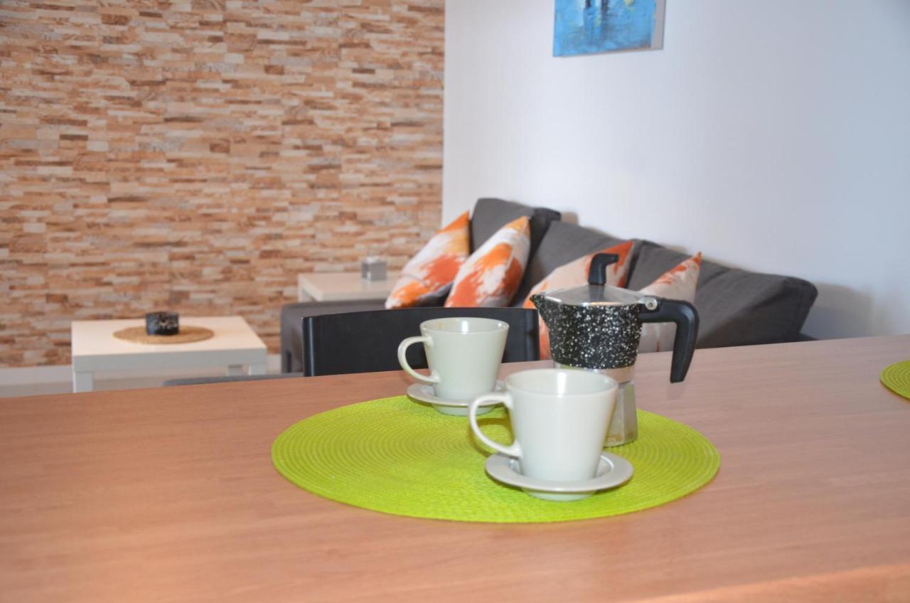 Holiday Apartment Puerta Del Sol Caleta De Fuste Exteriör bild